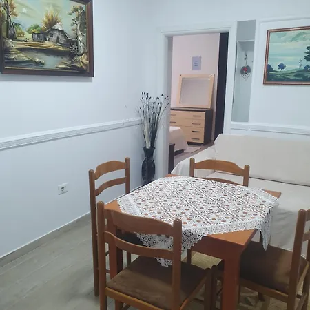 Center Bazaar アパート *